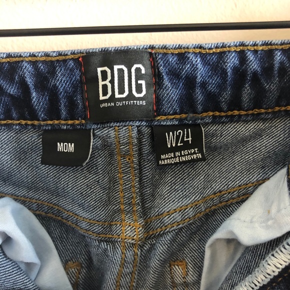 Vtg inspired BDG High Waist Distressed Mom Jeans - Picture 11 of 15